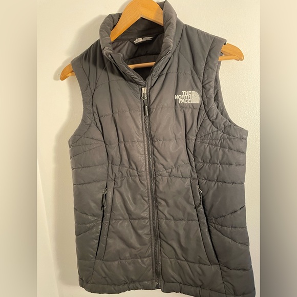 Women’s north face vest - Picture 3 of 4